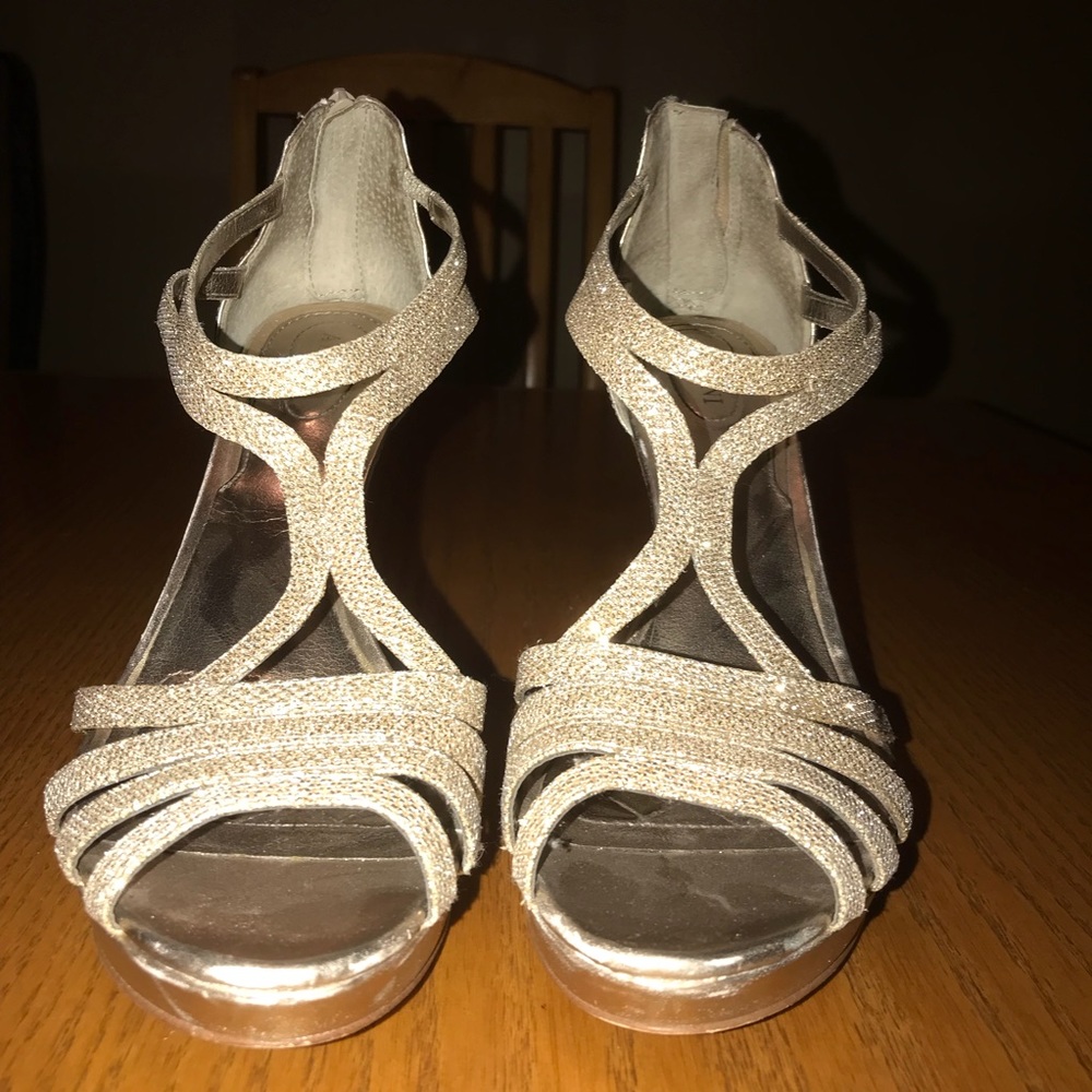Gold Heels - Picture 2 of 4